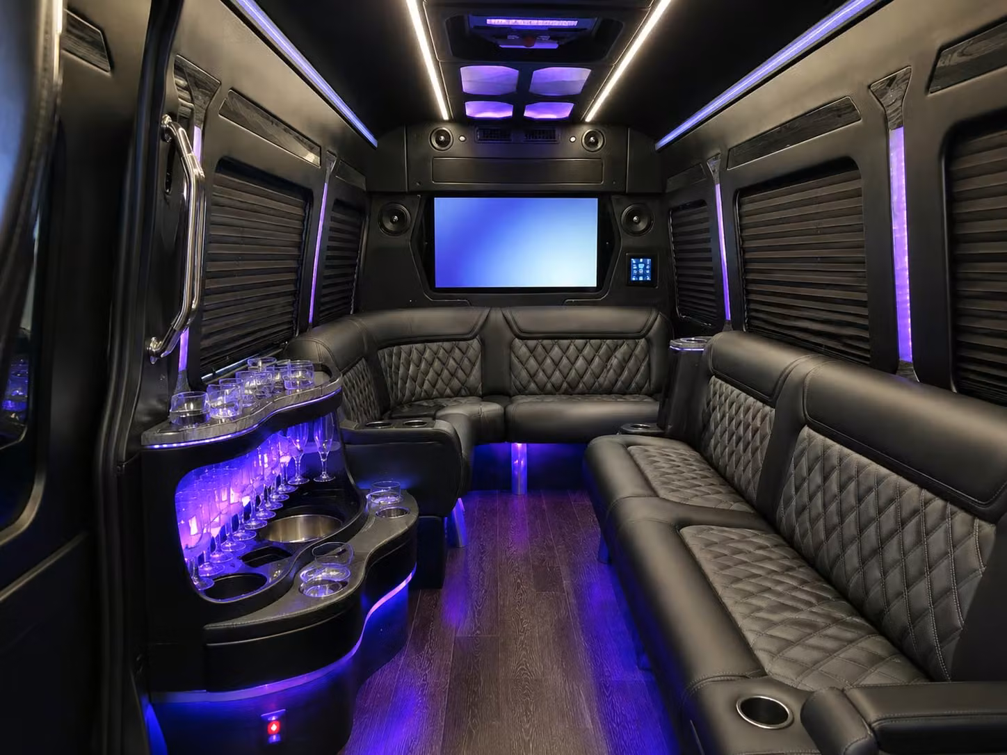 new orleans airport shuttle hotel transfer bus rentals